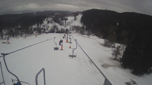 Snow park Paprsek - Lanovka - pohled dolů - 5.3.2023 v 09:33