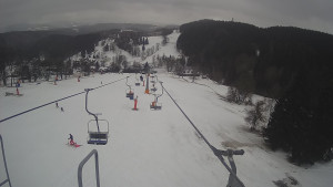 Snow park Paprsek - Lanovka - pohled dolů - 5.3.2023 v 09:43