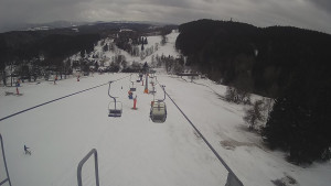 Snow park Paprsek - Lanovka - pohled dolů - 5.3.2023 v 10:03