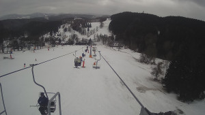 Snow park Paprsek - Lanovka - pohled dolů - 5.3.2023 v 10:23