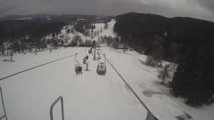 Snow park Paprsek - Lanovka - pohled dolů - 5.3.2023 v 10:33