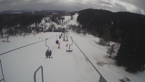 Snow park Paprsek - Lanovka - pohled dolů - 5.3.2023 v 10:43