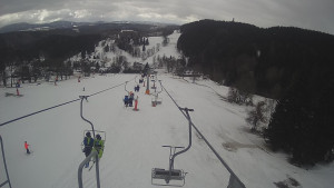 Snow park Paprsek - Lanovka - pohled dolů - 5.3.2023 v 11:08
