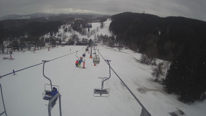 Snow park Paprsek - Lanovka - pohled dolů - 5.3.2023 v 11:23