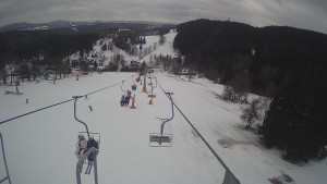 Snow park Paprsek - Lanovka - pohled dolů - 5.3.2023 v 11:38