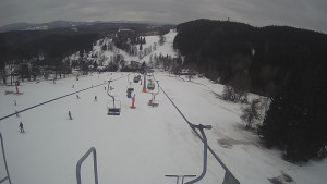 Snow park Paprsek - Lanovka - pohled dolů - 5.3.2023 v 11:53