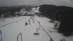 Snow park Paprsek - Lanovka - pohled dolů - 5.3.2023 v 12:28