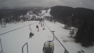 Snow park Paprsek - Lanovka - pohled dolů - 5.3.2023 v 12:38