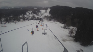 Snow park Paprsek - Lanovka - pohled dolů - 5.3.2023 v 12:48