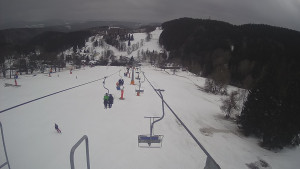 Snow park Paprsek - Lanovka - pohled dolů - 5.3.2023 v 13:23