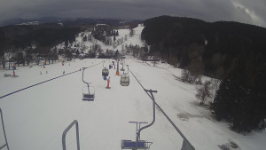 Snow park Paprsek - Lanovka - pohled dolů - 5.3.2023 v 13:33