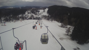 Snow park Paprsek - Lanovka - pohled dolů - 5.3.2023 v 13:53