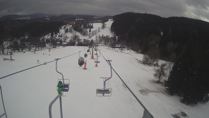 Snow park Paprsek - Lanovka - pohled dolů - 5.3.2023 v 14:13