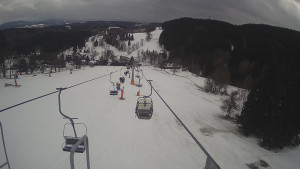 Snow park Paprsek - Lanovka - pohled dolů - 5.3.2023 v 14:28