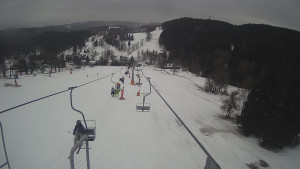 Snow park Paprsek - Lanovka - pohled dolů - 5.3.2023 v 15:03