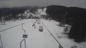 Snow park Paprsek - Lanovka - pohled dolů - 5.3.2023 v 15:18