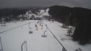Snow park Paprsek - Lanovka - pohled dolů - 5.3.2023 v 15:23