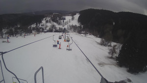 Snow park Paprsek - Lanovka - pohled dolů - 5.3.2023 v 15:28