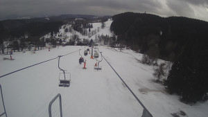 Snow park Paprsek - Lanovka - pohled dolů - 5.3.2023 v 15:33