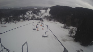 Snow park Paprsek - Lanovka - pohled dolů - 5.3.2023 v 16:28