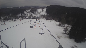 Snow park Paprsek - Lanovka - pohled dolů - 5.3.2023 v 16:33