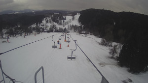 Snow park Paprsek - Lanovka - pohled dolů - 5.3.2023 v 16:48