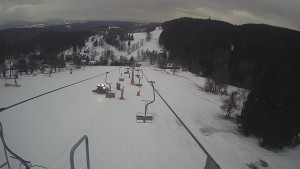 Snow park Paprsek - Lanovka - pohled dolů - 5.3.2023 v 16:53