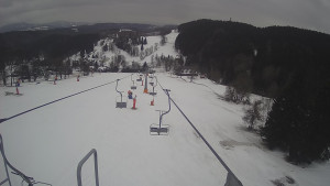 Snow park Paprsek - Lanovka - pohled dolů - 5.3.2023 v 17:08