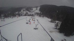 Snow park Paprsek - Lanovka - pohled dolů - 5.3.2023 v 17:18