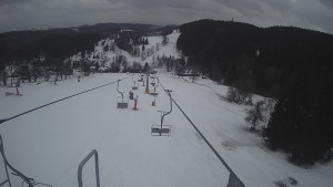 Snow park Paprsek - Lanovka - pohled dolů - 5.3.2023 v 17:28