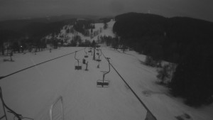 Snow park Paprsek - Lanovka - pohled dolů - 5.3.2023 v 18:03