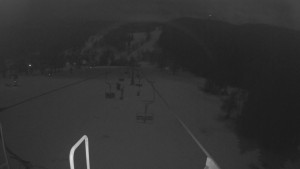 Snow park Paprsek - Lanovka - pohled dolů - 6.3.2023 v 01:28