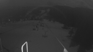 Snow park Paprsek - Lanovka - pohled dolů - 6.3.2023 v 02:03