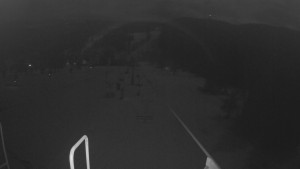 Snow park Paprsek - Lanovka - pohled dolů - 6.3.2023 v 02:23