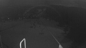 Snow park Paprsek - Lanovka - pohled dolů - 6.3.2023 v 02:28