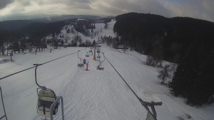 Snow park Paprsek - Lanovka - pohled dolů - 6.3.2023 v 08:50