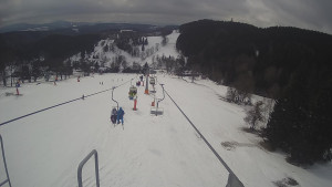 Snow park Paprsek - Lanovka - pohled dolů - 6.3.2023 v 11:05