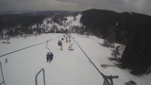Snow park Paprsek - Lanovka - pohled dolů - 6.3.2023 v 12:55