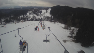 Snow park Paprsek - Lanovka - pohled dolů - 6.3.2023 v 13:10