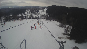 Snow park Paprsek - Lanovka - pohled dolů - 6.3.2023 v 13:15