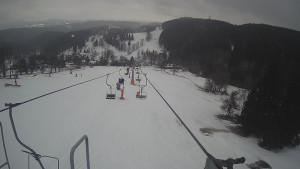 Snow park Paprsek - Lanovka - pohled dolů - 6.3.2023 v 13:30