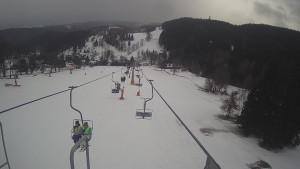 Snow park Paprsek - Lanovka - pohled dolů - 6.3.2023 v 14:30