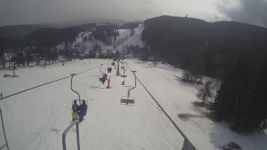 Snow park Paprsek - Lanovka - pohled dolů - 6.3.2023 v 14:45