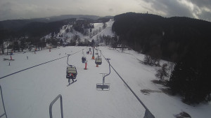 Snow park Paprsek - Lanovka - pohled dolů - 6.3.2023 v 14:50