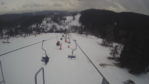 Snow park Paprsek - Lanovka - pohled dolů - 6.3.2023 v 15:00