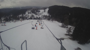 Snow park Paprsek - Lanovka - pohled dolů - 6.3.2023 v 15:05