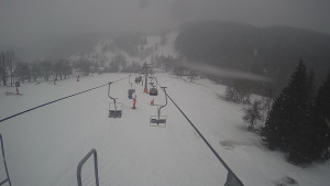 Snow park Paprsek - Lanovka - pohled dolů - 6.3.2023 v 16:00