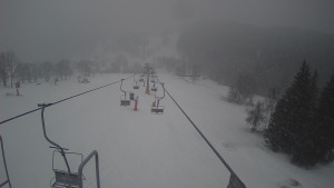 Snow park Paprsek - Lanovka - pohled dolů - 6.3.2023 v 17:40
