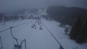 Snow park Paprsek - Lanovka - pohled dolů - 6.3.2023 v 17:50