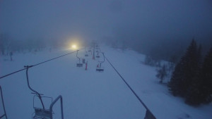 Snow park Paprsek - Lanovka - pohled dolů - 6.3.2023 v 18:05